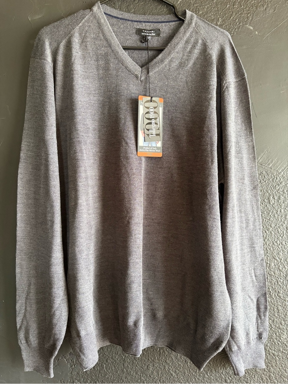 Tahari Gray Men's V-Neck Pullover Sweater